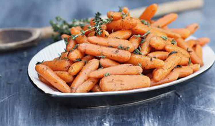 Vrei să scapi de kilogramele acumulate de sărbători? Încearcă dieta cu morcovi!