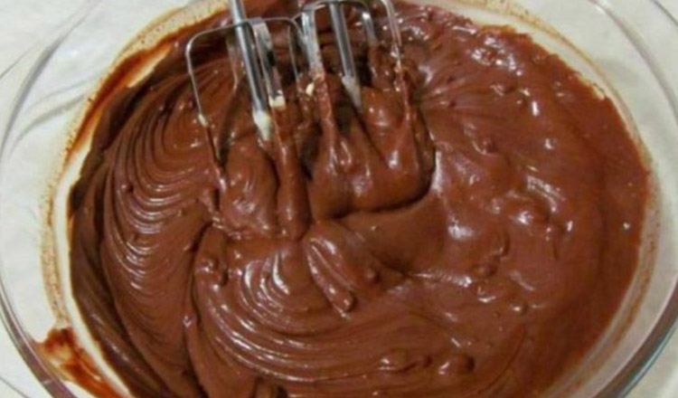 Cea mai căutată și dorită cremă de ciocolată pentru prăjituri – Nu există desert să nu se potrivească